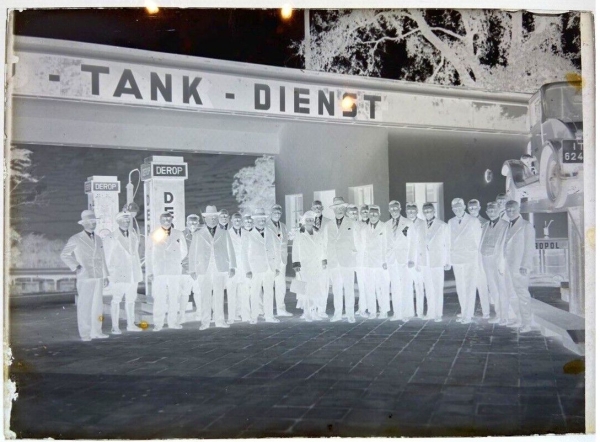 Derop Tankdienst 1930 zwei Tankstellen-Glasnegative (6765)